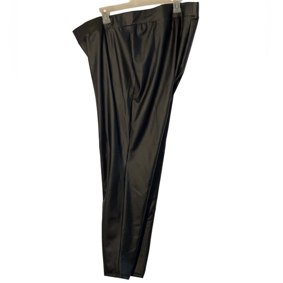 Torrid Platinum Black Faux Leather Leggings. Size 3 EUC - Picture 5 of 9